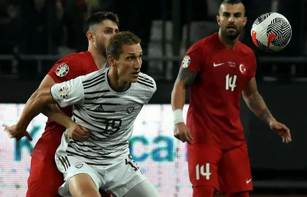 1697407231080.jpeg Vincenzo Montella'dan galibiyet sonrası mutluluk sözleri! "Bu takımın başında olmaktan dolayı gurur duyuyorum"-4