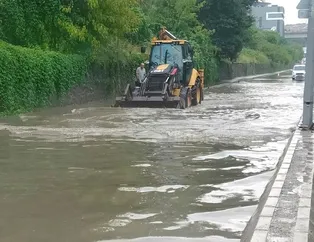 İstanbul’da yağmur sokakları göle çevirdi