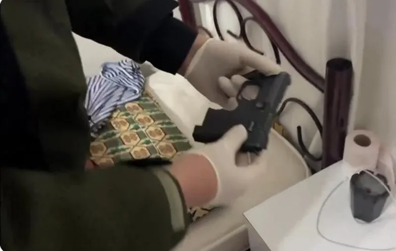 gulbaharlar-suc-orgutu-kafeslendi-4-ilde-es-zamanli-operasyon-aralarinda-elebasinin-da-oldugu-16-gozalti-1708925107943.jpeg "Gülbaharlar" suç örgütü 'KAFES'lendi! 4 ilde eş zamanlı operasyon... Aralarında elebaşının da olduğu 16 gözaltı-4