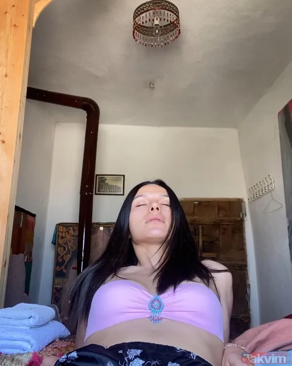 Bir Zamanlar Çukurova'nın Saniye'si Selin Yeninci mayolu kareleriyle baş döndürdü! Fitliği göz doldurdu İbrahim Tatlıses ona bayılıyor - 1