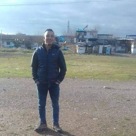 izmirde-pompali-tufekli-cinayet-ogul-tutuklandi-baba-araniyor-1650433194002.jpg İzmir’de pompalı tüfekli cinayet! Oğul tutuklandı baba aranıyor-2