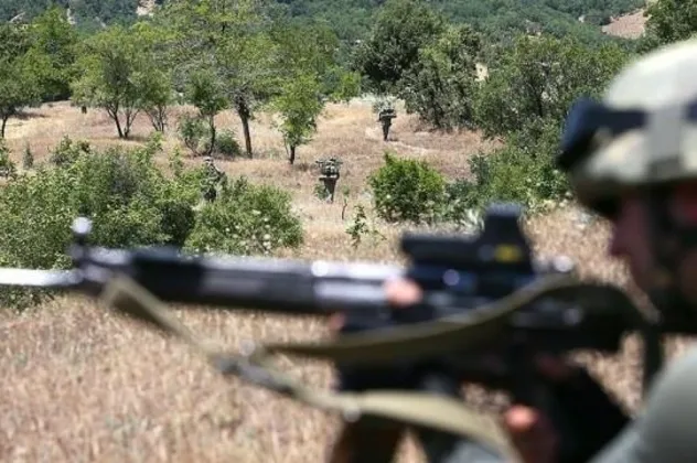 Özel harekat polisinin kanı yerde kalmadı
