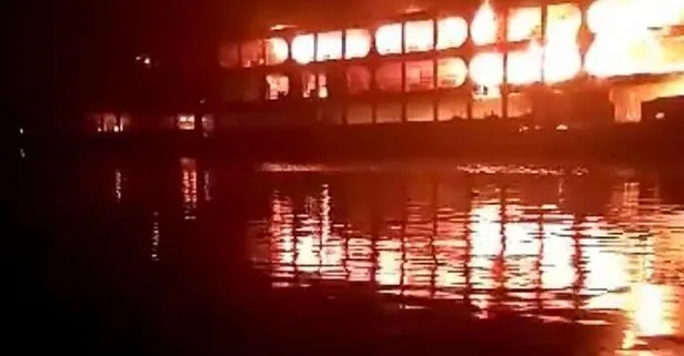 SON DAKİKA: Bangladeş’te feribot faciası! En az 30 kişi yanarak can verdi