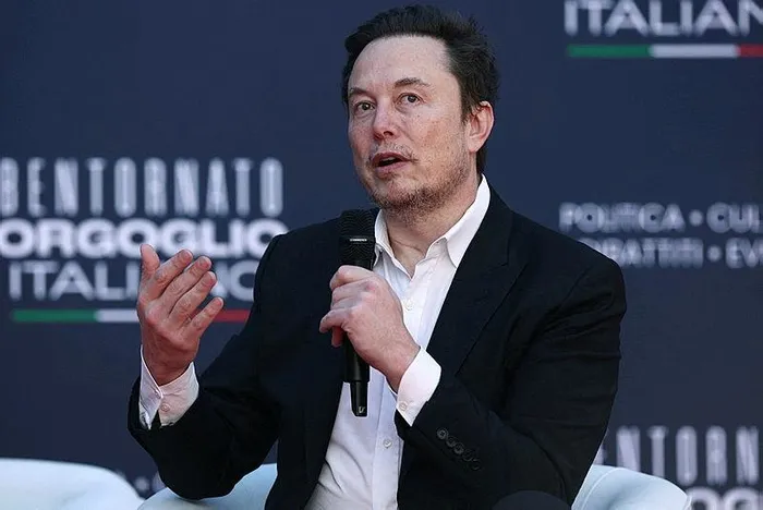 robot-istilasindan-korkanlar-dikkat-tesla-fabrikasinda-acimasiz-ve-kanli-saldiri-elon-muskin-robotu-muhendisi-1703678209471.jpeg
