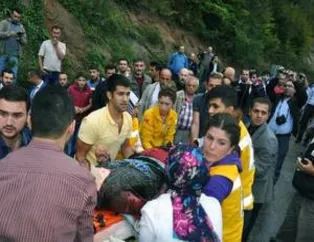 Öğrenci midibüsü devrildi: 26 yaralı
