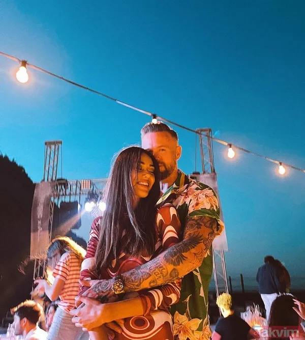 Dilan Çiçek Deniz elini korkak alıştırmadı! Derin göğüs dekoltesi ile peş peşe paylaştı sosyal medya ayağa kalktı - 22