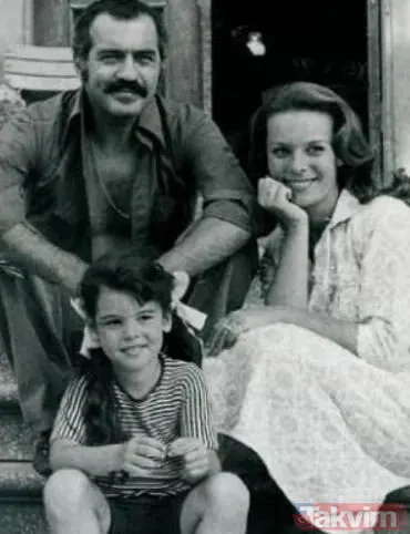 Yeşilçam yıldızı Hülya Koçyiğit yeşil mayosuyla boy gösterdi! 56 yıllık eşi Selim Soydan ile tatil keyfini böyle çıkardı - 5