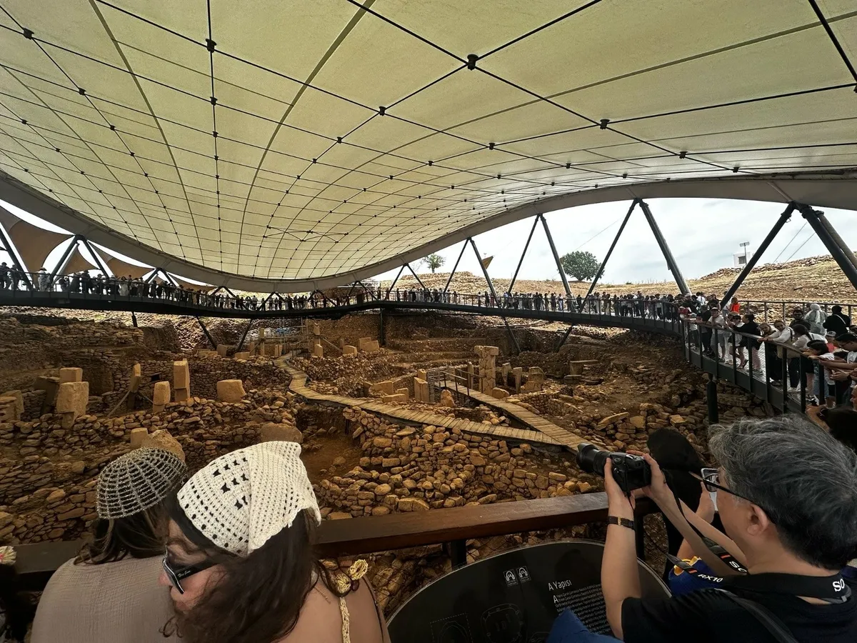 bayramda-muzeler-doldu-tasti-efes-hierapolis-ve-gobeklitepe-zirvede-1780385533744.jpeg Bayramda müzeler doldu taştı! Efes, Hierapolis ve Göbeklitepe zirvede-5