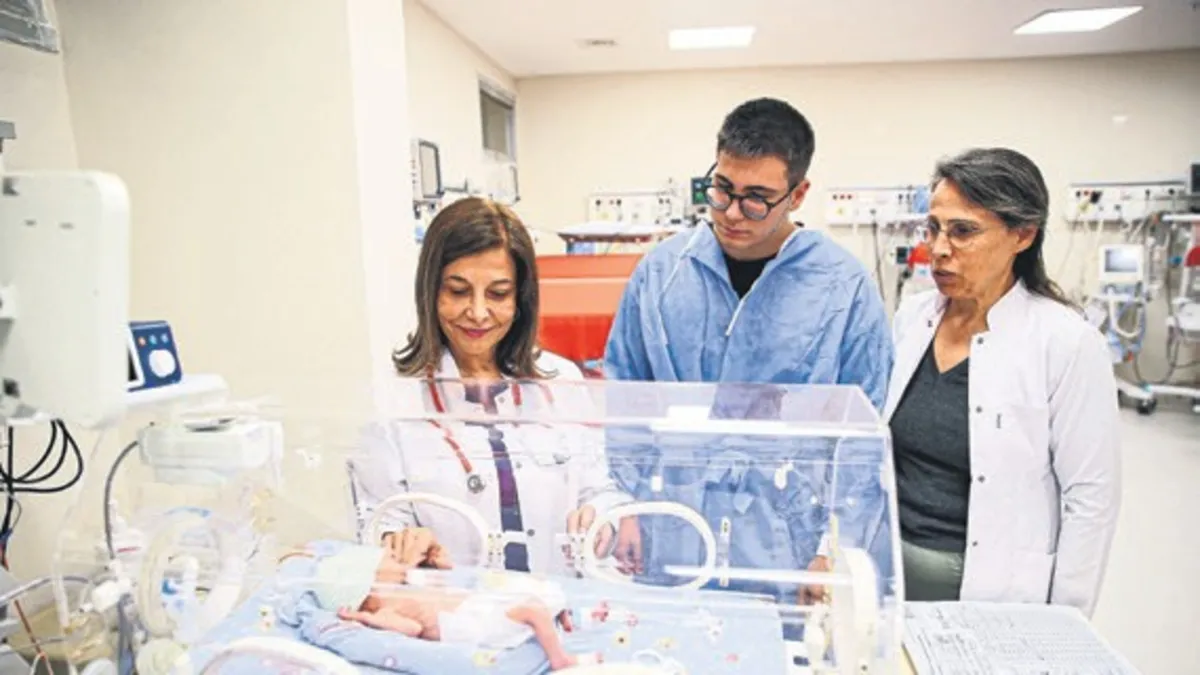 Prof. Dr. Ferda Özlü’nün prematüre doğan oğlu Doruk, doktorluk yolunda ilerliyor