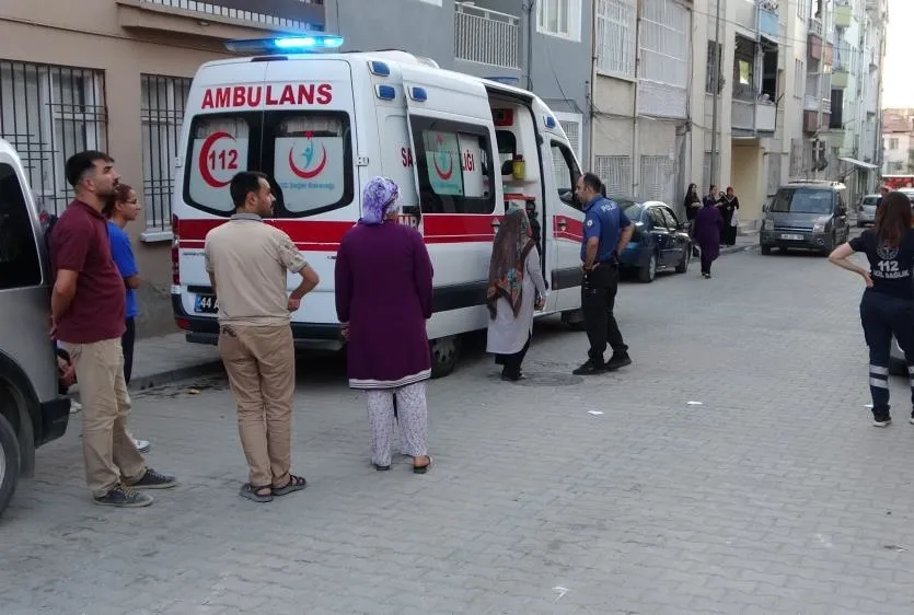 Genç kız evinde asılı halde bulundu