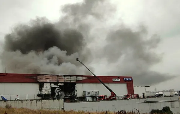 patlama-sesleri-geliyor-esenyurt-yangin-son-dakika-istanbul-esenyurt-yangin-nerede-cikti-1628245000827.jpg PATLAMA SESİ! İstanbul'da yangın var mı? Esenyurt yangın son dakika! İstanbul Esenyurt yangın nerede çıktı?-3