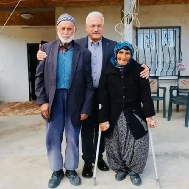 81 yıllık çınarlardan köylerine armağan