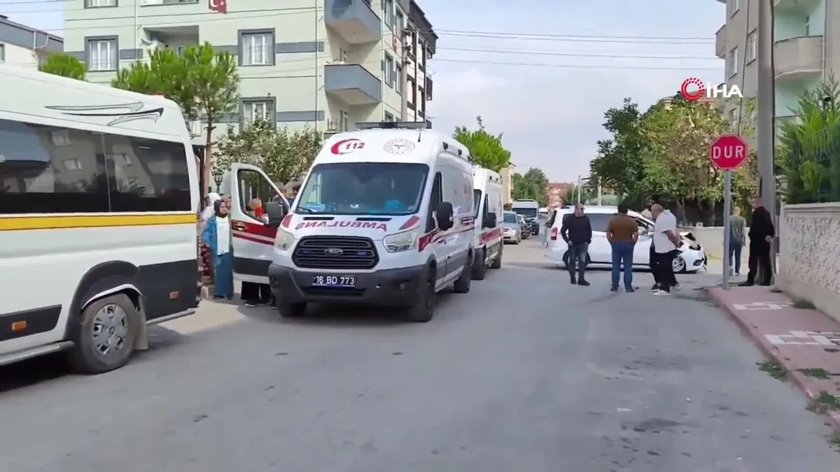 Bursa’da okul servisi kaza yaptı: 8'i öğrenci 11 yaralı