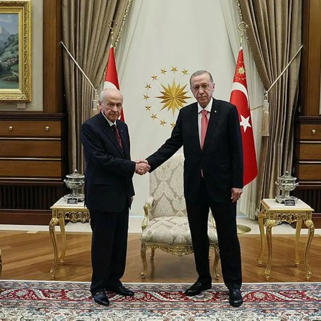 Başkan Erdoğandan kritik temaslar: Devlet Bahçeli, Önder Aksakal, Fatih Erbakan, Zekeriya Yapıcıoğlu ve Mustafa Destici ile görüştü! Gündem seçim zaferi ve 2. tur...