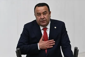 Adnan Beker'in CHP'ye katılacağı haberi Kemalcileri kızdırdı! Kazan kaldırdılar: Rozet işportaya düşürülemez