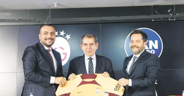 Galatasaray Başkanı Dursun Özbek sponsorluk anlaşmasında konuştu: "Hedefimiz bu sene daha büyük"