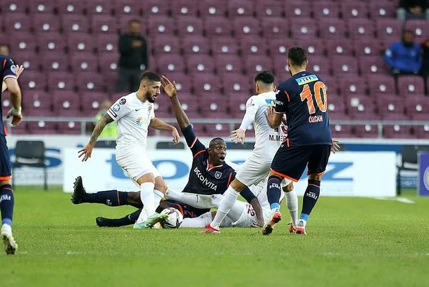basaksehir-hataya-dusmedi-atakas-hatayspor-0-3-basaksehir-mac-sonucu-ozet-1638717058808.jpeg Başakşehir 'Hatay'a düşmedi! (Atakaş Hatayspor 0-3 Başakşehir MAÇ SONUCU ÖZET)-3