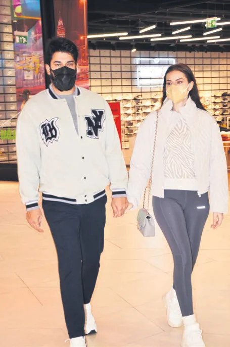 irakta-ilk-kez-uluslararasi-kadin-sanatci-olarak-konser-veren-bulent-ersoya-koruma-ordusu-1646075729952.jpg Irak'ta ilk kez uluslararası kadın sanatçı olarak konser veren Bülent Ersoy'a koruma ordusu-12