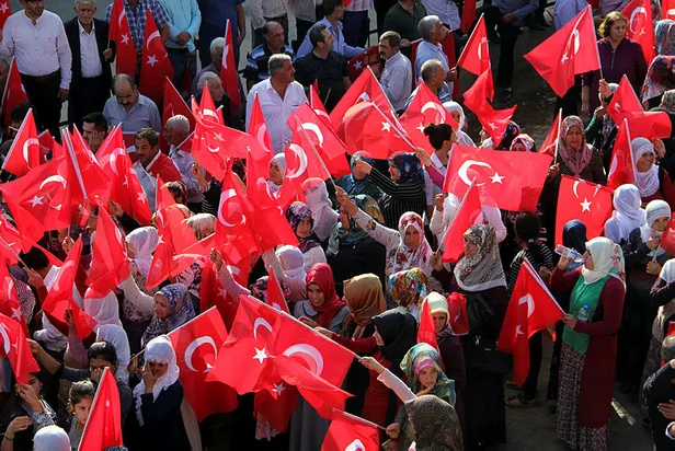 Diyarbakır'da teröre lanet yürüyüşü-2