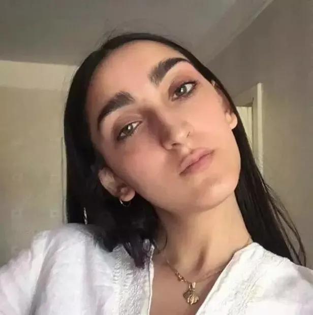 teror-orgutu-vomaya-katilan-ermeni-model-armine-harutyunyandan-kustah-sozler-azerbaycana-saldiracagiz-1696184986331.jpeg Terör örgütü VoMa’ya katılan Ermeni model Armine Harutyunyan'dan küstah sözler: Azerbaycan'a saldıracağız-5