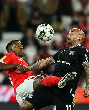 fenerbahceye-yeni-teklif-benficanin-24-yasindaki-on-liberosu-florentino-luis-kanaryaya-mi-geliyor-1697758315599.jpeg Fenerbahçe'ye yeni teklif! Benfica’nın 24 yaşındaki ön liberosu Florentino Luis Kanarya'ya mı geliyor?-2