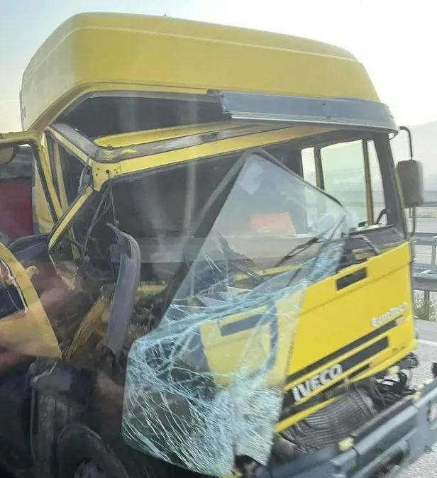 Denizli De Korkunc Kaza Otobus Ve Tirlarin Karistigi Zincirleme Kazada Olu Ve Yaralilar Var Takvim