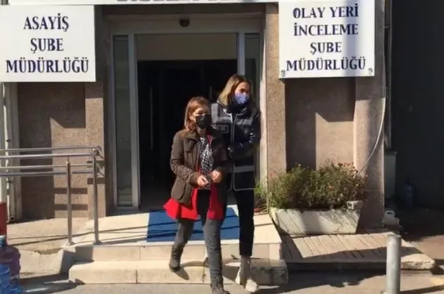 Araçta tartıştığı kişiyi emniyet kemeriyle öldürdü!