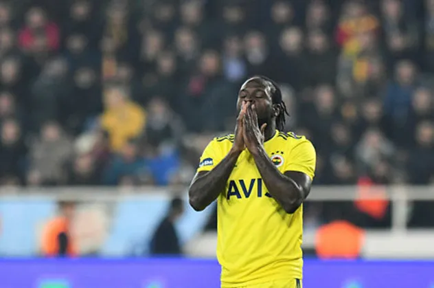 Ersun Yanal Victor Moses'ın biletini kesti!