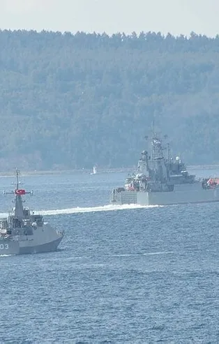 Son dakika: Rus savaş gemisi 'Novocherkassk', Çanakkale Boğazı'ndan geçti