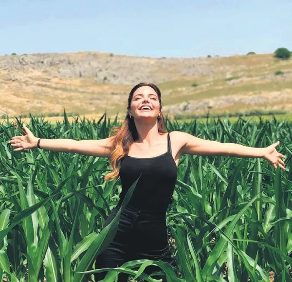 Hande Yener, otopark ücretini vermeyince vale peşinden koştu-3