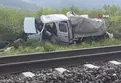 Raylarda dehşet: Tren kamyonete çarptı