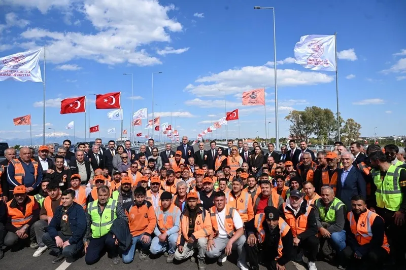 antalya-trafigine-nefes-274-milyon-tl-tasarruf-saglanacak-1775828874056.jpg Antalya trafiğine nefes: 274 milyon TL tasarruf sağlanacak-6