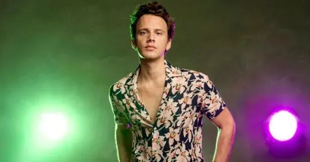 Ünlülere uyuşturucu soruşturması: Şarkıcı Edis havalimanında gözaltına alındı