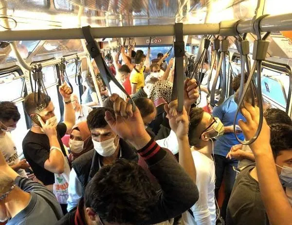 Metroda tedirgin eden yolculuk