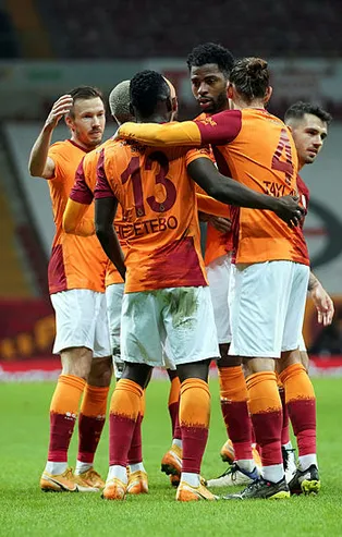 Başakşehir Galatasaray'ın yıldızının peşinde! Kolları sıvadı