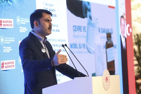 cevre-ve-sehircilik-bakani-murat-kurum-musilajin-tehlikeli-atik-olmadigini-ve-toksik-ozellik-gostermedigini-tespit-ettik-1623797139519.jpg Çevre ve Şehircilik Bakanı Murat Kurum: Müsilajın tehlikeli atık olmadığını ve toksik özellik göstermediğini tespit ettik-7