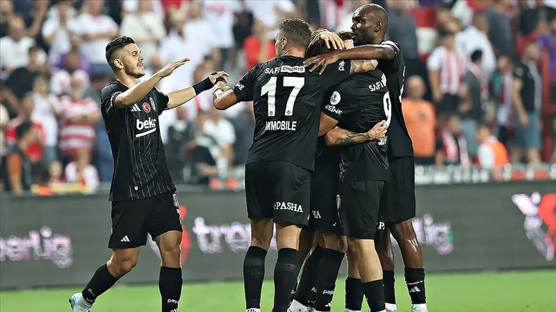 besiktas-kasimpasa-ucretsiz-canli-izle-bjk-kasimpasa-maci-hangi-linkten-izlenir-1730561013153.jpg Beşiktaş - Kasımpaşa Maçı Güncel Skor - BJK 1-3 Kasımpaşa-4