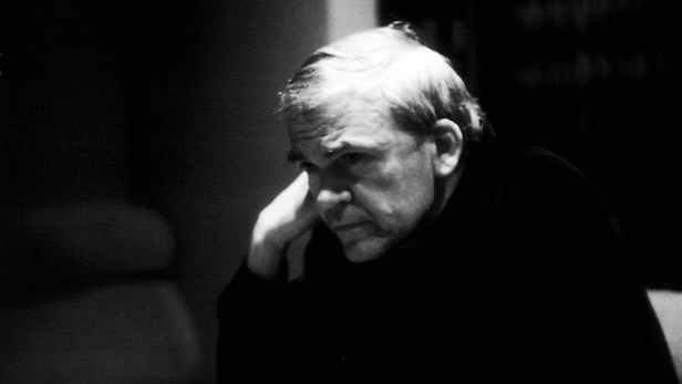 milan-kundera-kimdir-kitaplari-sozleri-nelerdir-usta-yazardan-aci-haber-milan-kundera-kac-yasinda-neden-oldu-h-1689176404572.jpg Milan Kundera kimdir, kitapları sözleri nelerdir? Usta yazardan acı haber! Milan Kundera kaç yaşında, neden öldü, hastalığı neydi? İşte Milan Kundera hayatı ve eserleri...-3