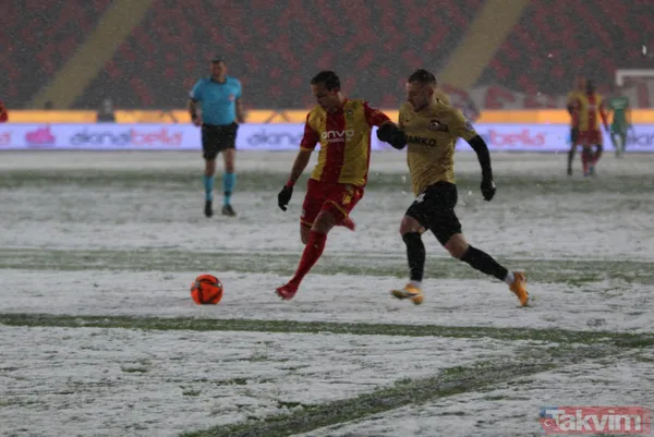 Gaziantep FK - Yeni Malatyaspor maçı yoğun kar yağışı nedeniyle ertelendi - 3