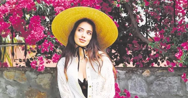 Rachel Araz, moda diye plastik poşete 4 bin 350 lira verdi!