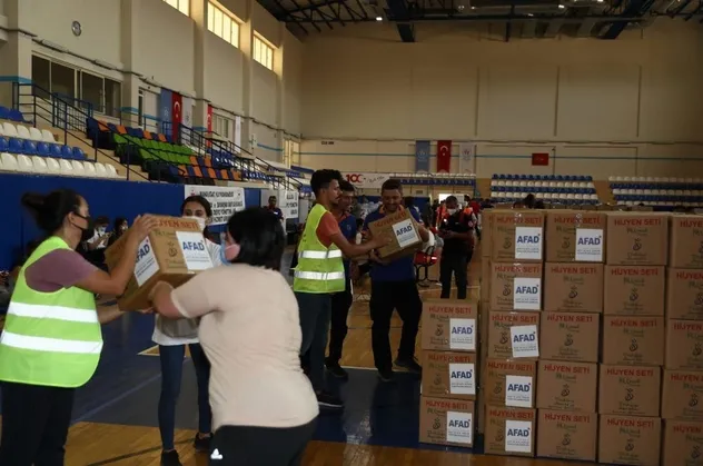 Orman yangını çıkan 5 ile nakdi yardım, beslenme ve barınma desteği