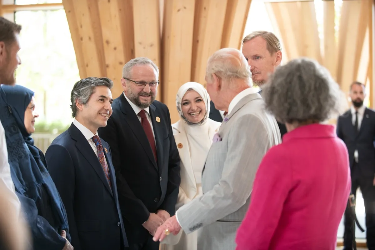 1784577190930.jpeg Başkan Erdoğan'dan İngiltere Kralı 3. Charles'a teşekkür mesajı ve Türkiye daveti! "Ayrımcılığa karşı dayanışmanın sembolü"-4
