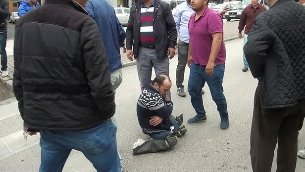 Karabük'te yaya geçidinden geçen engelliye araç çarptı-1