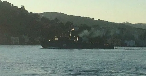 Son dakika: 2 Rus askeri gemisi peş peşe İstanbul Boğazı’ndan geçti