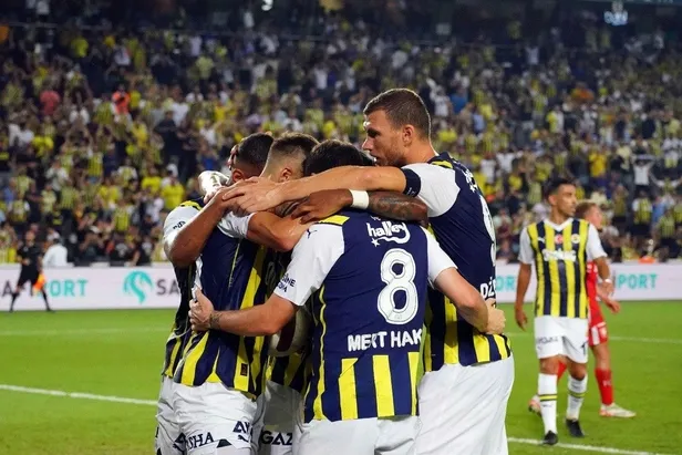 fenerbahceden-iki-kritik-hamle-daha-yildiz-isim-icin-edin-dzeko-devreye-girdi-1693042986990.jpeg