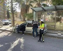 Şanlıurfa’da akılalmaz kaza! Otomobil durağa daldı: 1 çocuk öldü 3 yaralı