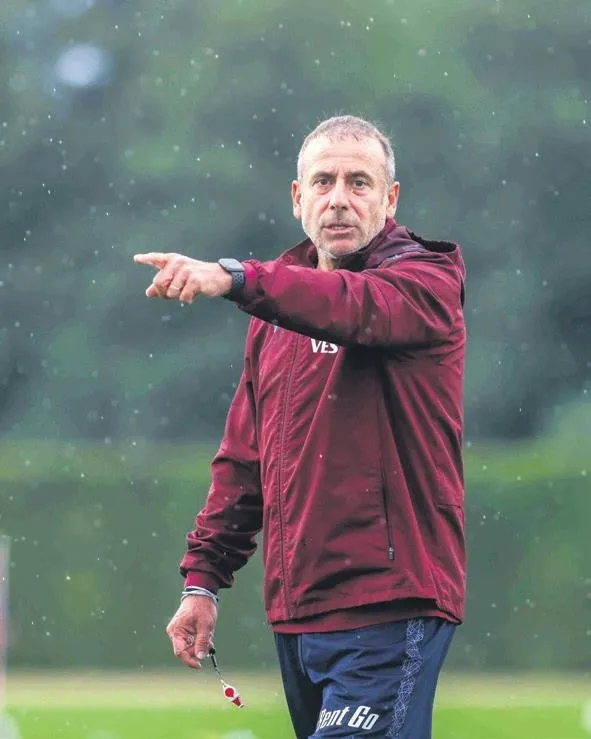 hatayspor-macinda-sakatlanan-edin-visca-saha-calismalarina-basladi-1666309144034.jpeg Hatayspor maçında sakatlanan Edin Visca saha çalışmalarına başladı-2