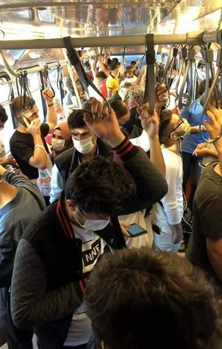Yenikapı-Kirazlı metrosunda tedirgin eden görüntü! Vatandaş tıka basa yolculuk etmek zorunda kaldı
