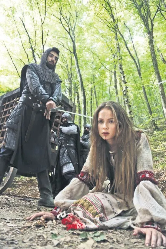 hummali-hazirlik-1576446742206.jpeg Ece Çeşmioğlu'ndan 'Türkler Geliyor: Adaletin Kılıcı' filmi için hummalı hazırlık-1