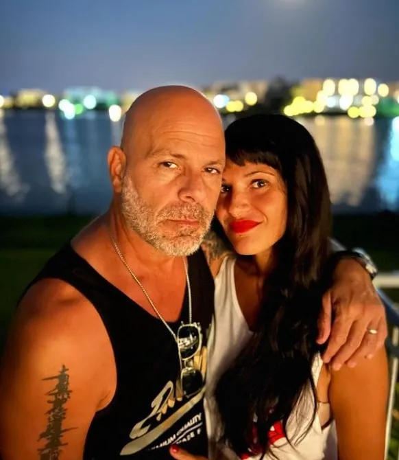 Bruce Willis hastalığı nedeniyle ne var ne yok elden çıkarttı! Mülkleri zararına satan Bruce Willis'e en büyük destek bakın kimden!-4
